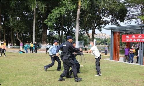公园疯人,探寻都市绿洲中的异彩人生